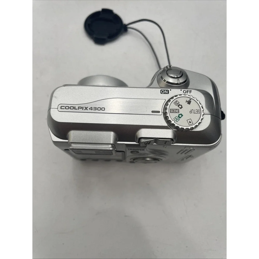 Nikon COOLPIX 4300 4.0MP Digital Camera 3X Zoom+Batterry+Charger+Mem Card+Case